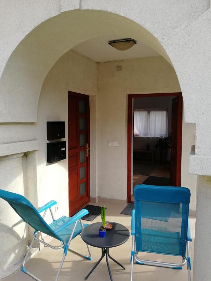 Wash House Apartman Дьор Екстериор снимка