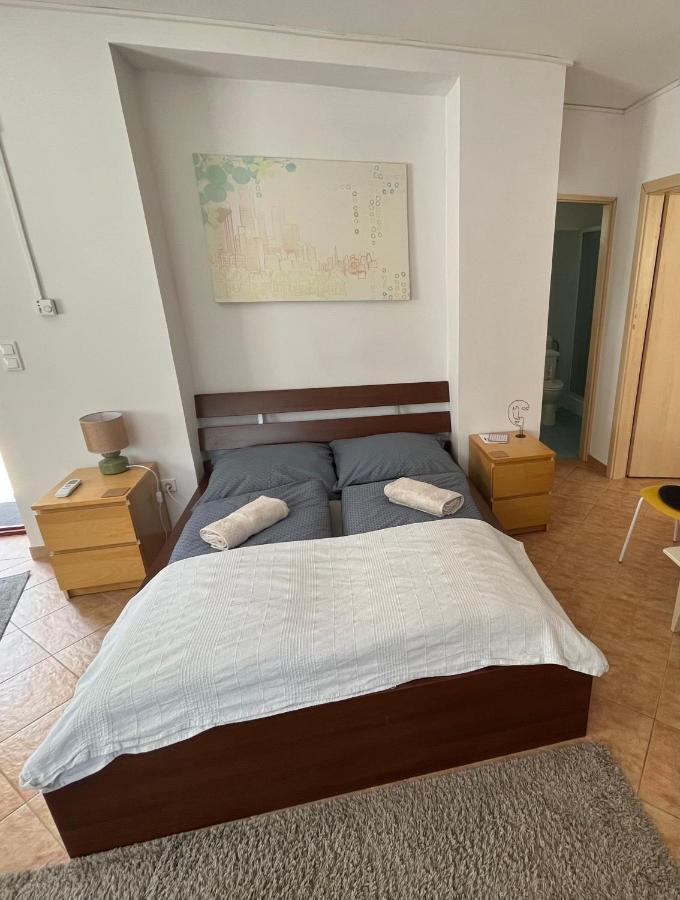 Wash House Apartman Дьор Екстериор снимка